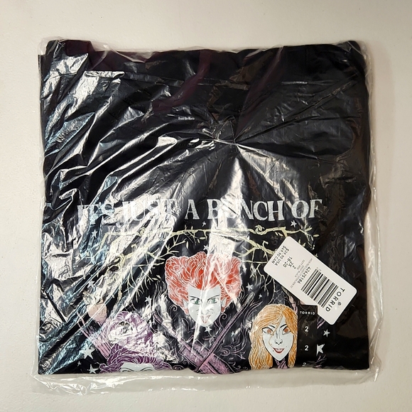 ❤️NWT VINTAGE TORRID TEE - DISNEY HOCUS POCUS - SANDERSON SISTERS HALLOWEEN - Picture 4 of 13